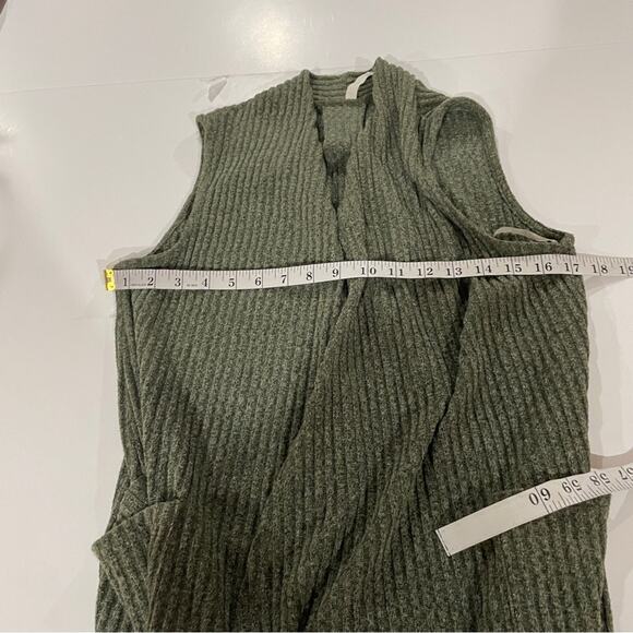Gilli Olive Green Knit Sleeveless Cardigan Size‎ L - Picture 8 of 9